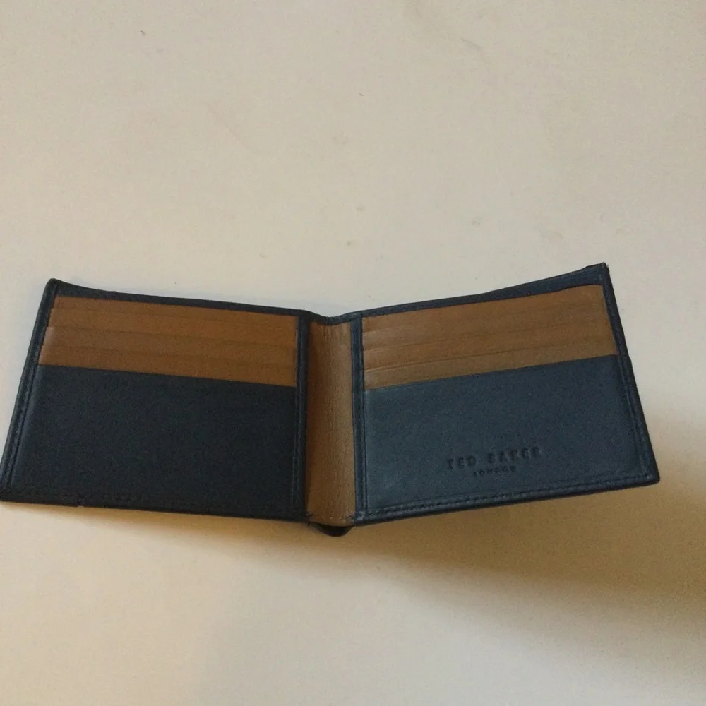 TED BAKER LONDON MENS LEATHER BIFOLD WALLET DEEP NAVY NWOT